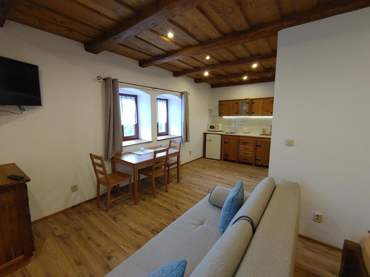 U Mikesu Apartment Vyssi Brod Exterior photo